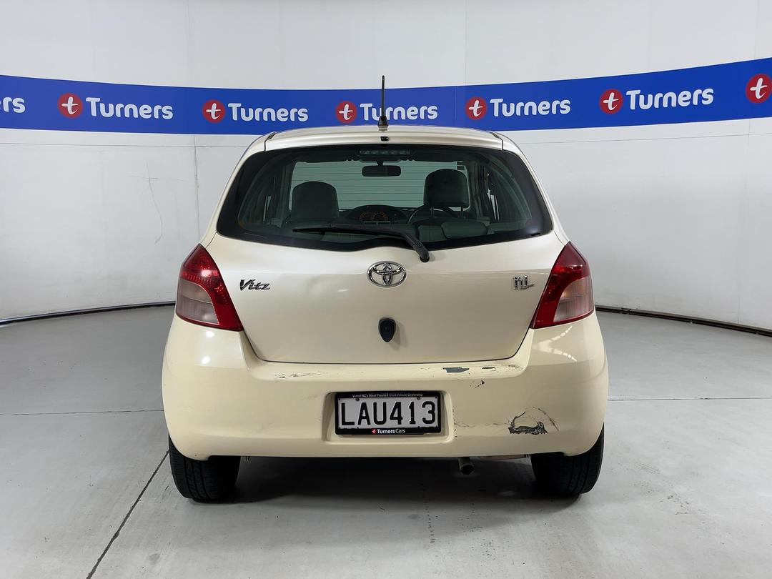 Photo '6' of Toyota Vitz