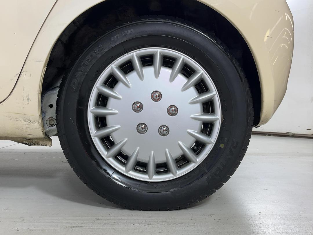 Photo '11' of Toyota Vitz