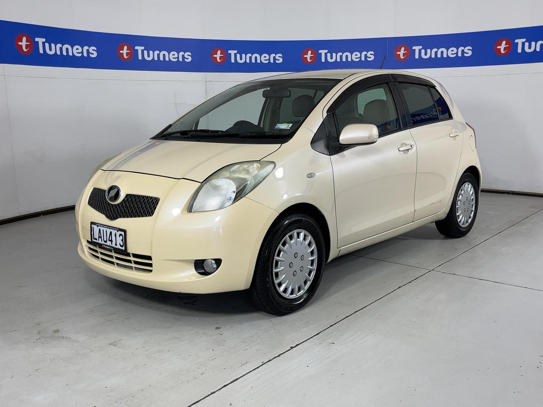 Photo '4' of Toyota Vitz