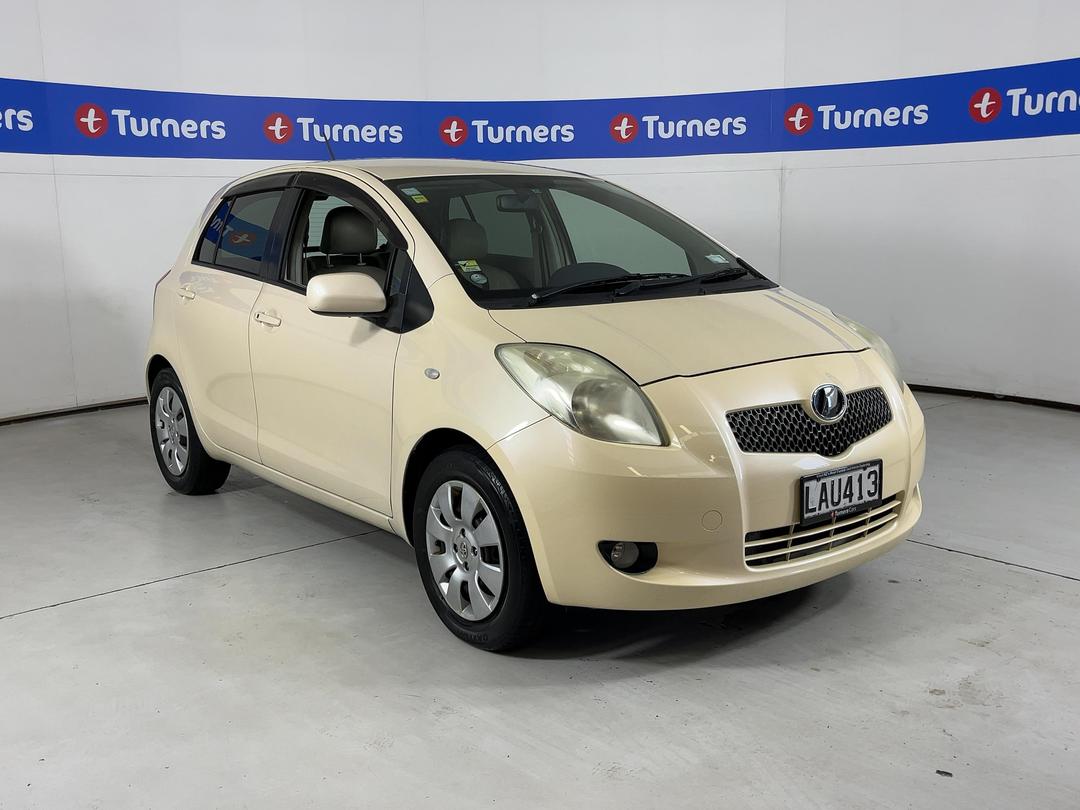 Photo '1' of Toyota Vitz