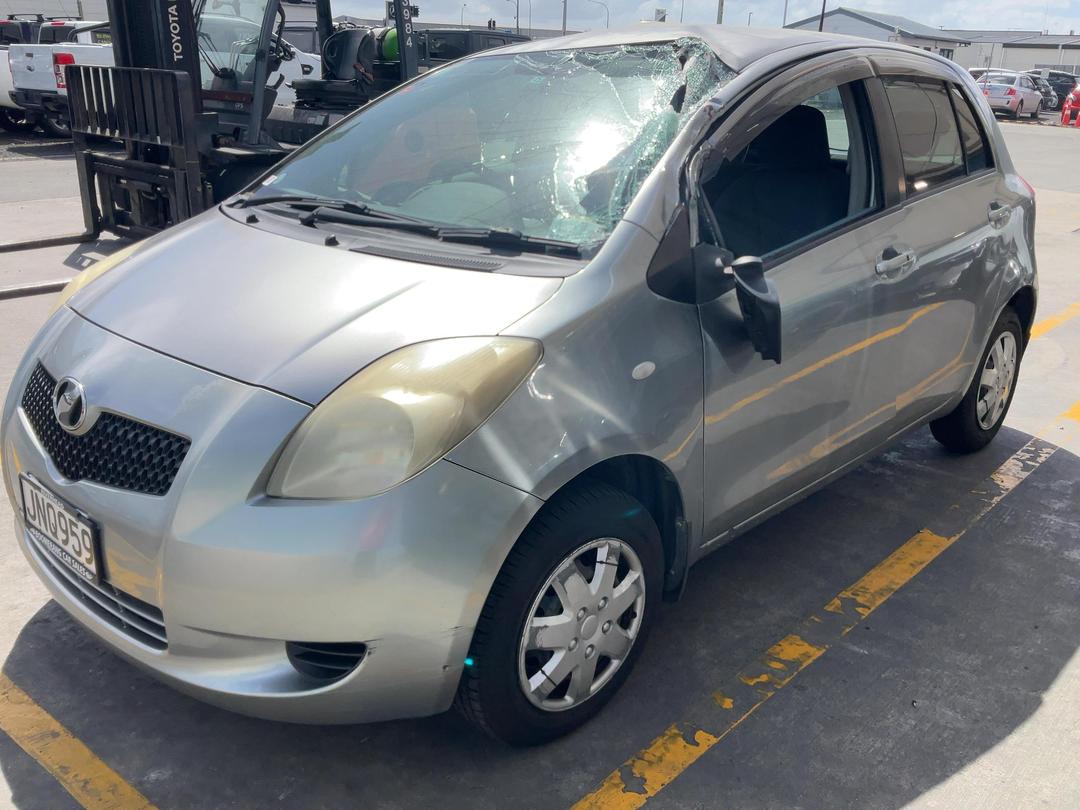 Photo '3' of Toyota Vitz Photo '3' of Toyota Vitz