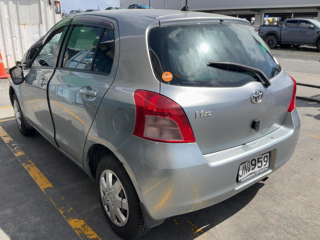 Photo '4' of Toyota Vitz Photo '4' of Toyota Vitz