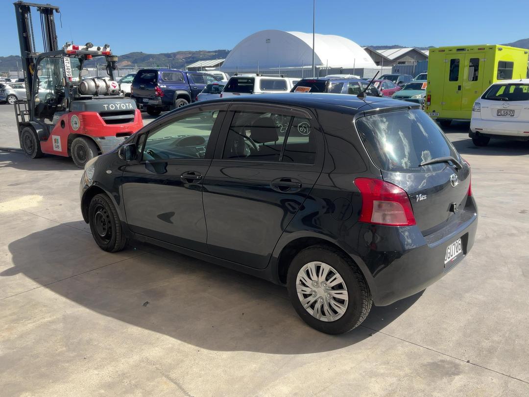 Photo '6' of Toyota Vitz Photo '6' of Toyota Vitz