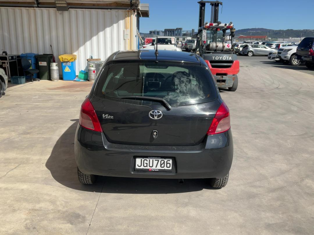Photo '7' of Toyota Vitz Photo '7' of Toyota Vitz