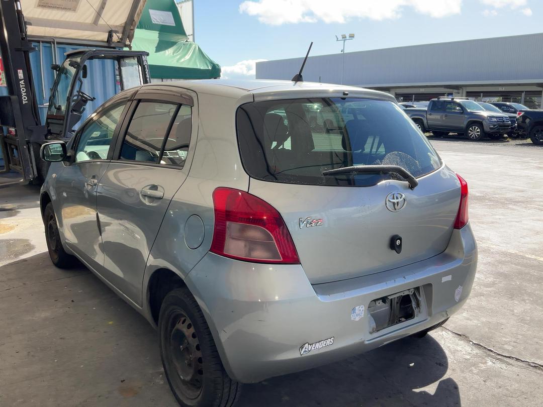 Photo '3' of Toyota Vitz Photo '3' of Toyota Vitz