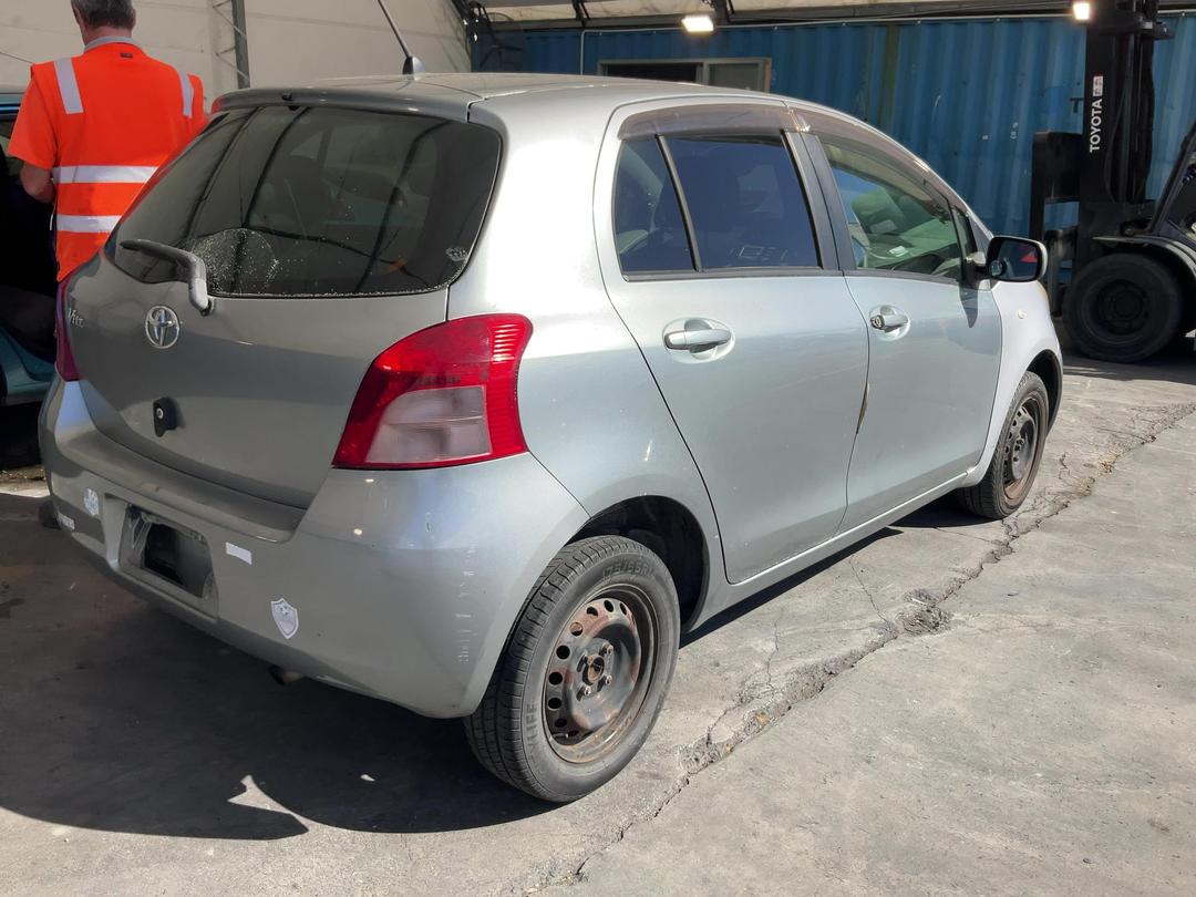 Photo '5' of Toyota Vitz Photo '5' of Toyota Vitz