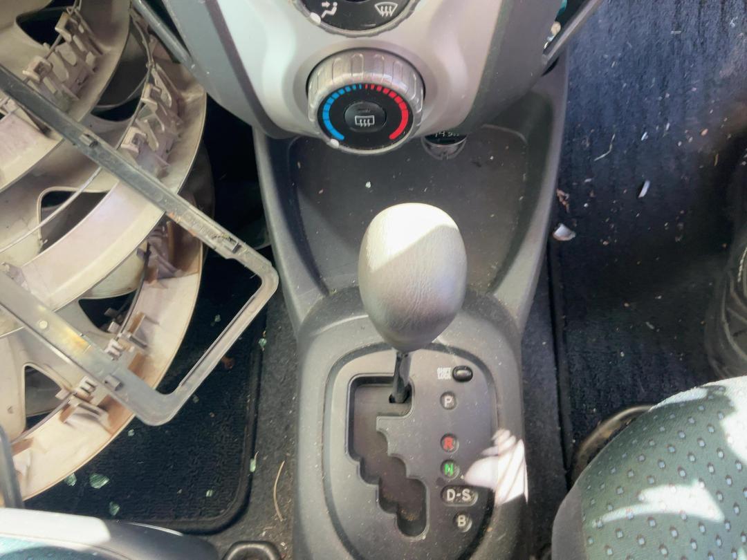 Photo '11' of Toyota Vitz Photo '11' of Toyota Vitz