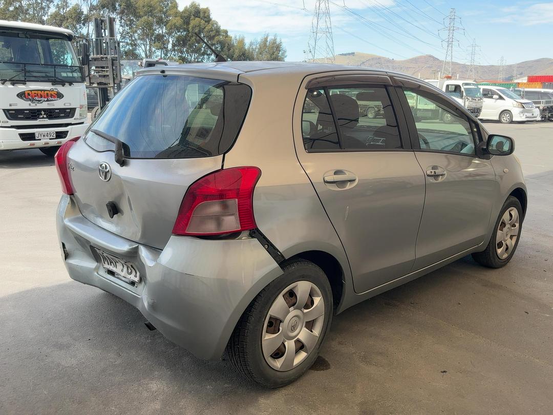 Photo '3' of Toyota Vitz