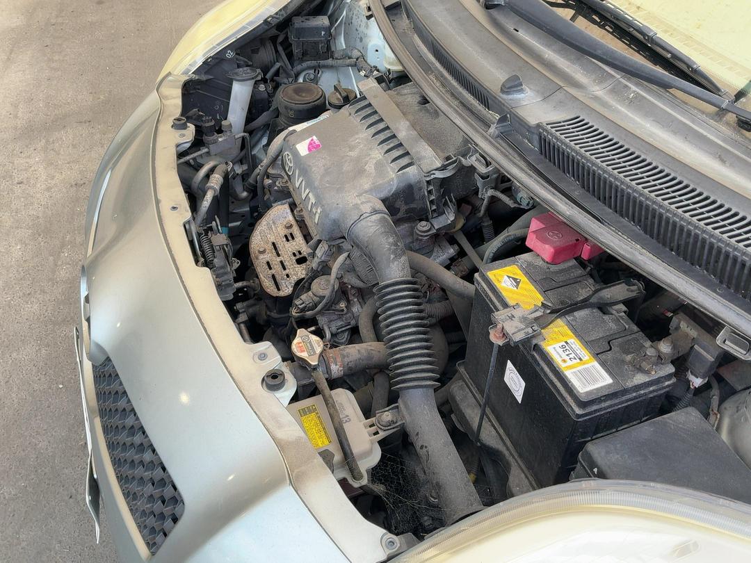 Photo '11' of Toyota Vitz