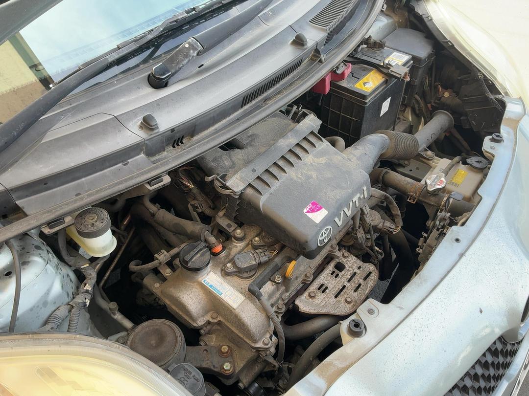 Photo '12' of Toyota Vitz