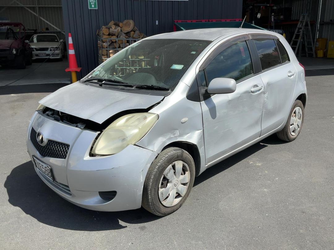 Photo '4' of Toyota Vitz
