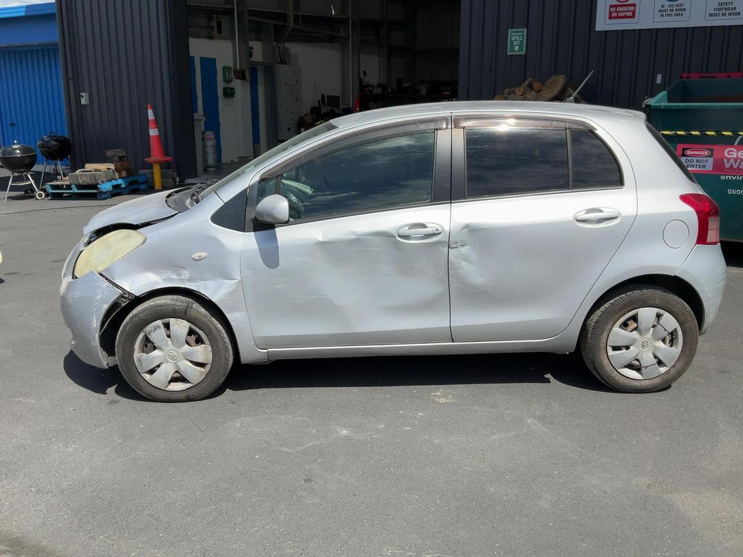 Photo '5' of Toyota Vitz
