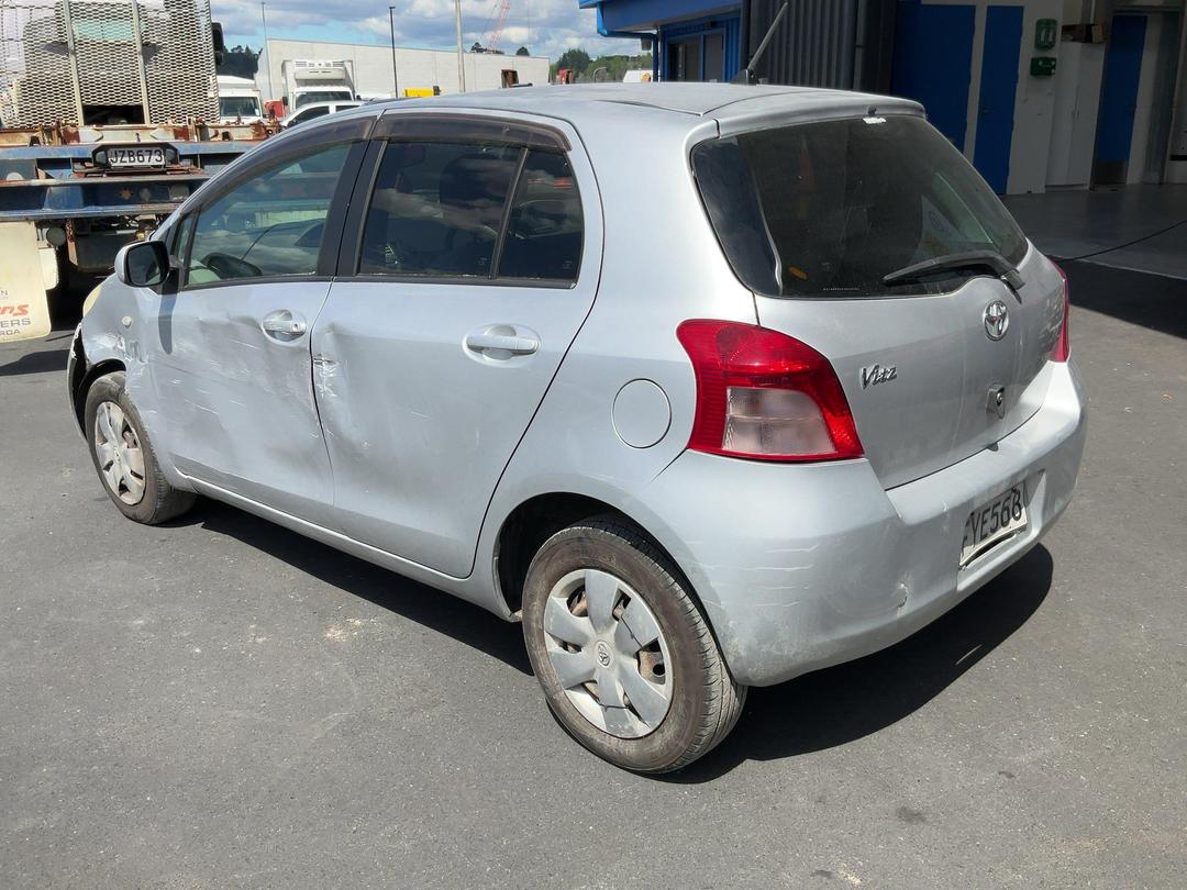 Photo '6' of Toyota Vitz