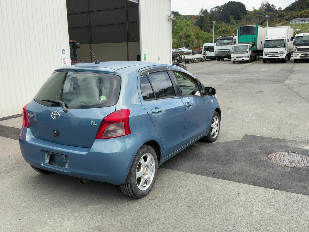 Photo '5' of Toyota Vitz Photo '5' of Toyota Vitz