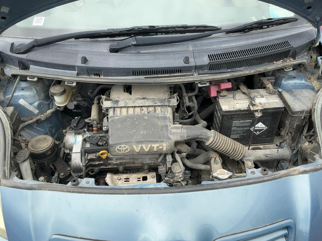 Photo '10' of Toyota Vitz Photo '10' of Toyota Vitz