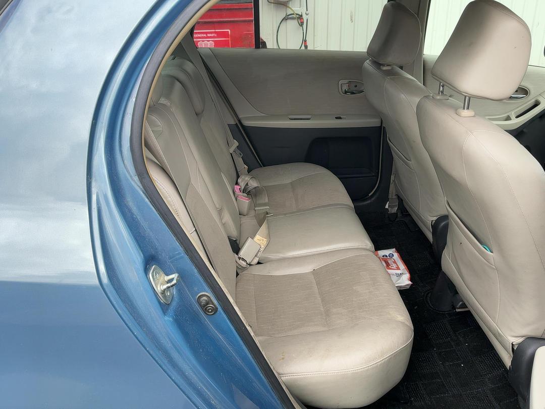 Photo '17' of Toyota Vitz Photo '17' of Toyota Vitz