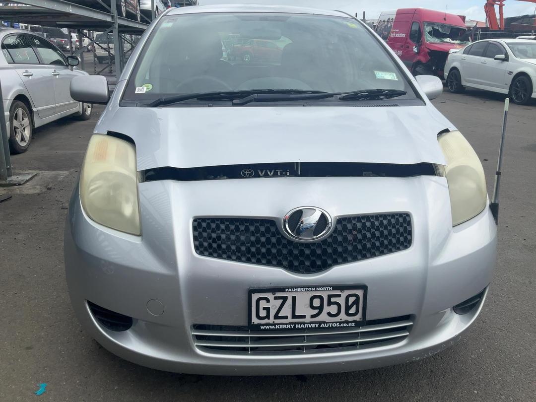 Photo '3' of Toyota Vitz Photo '3' of Toyota Vitz