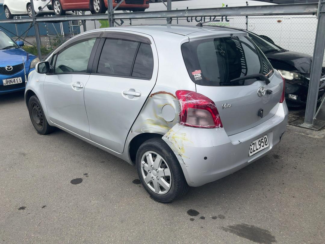 Photo '5' of Toyota Vitz Photo '5' of Toyota Vitz