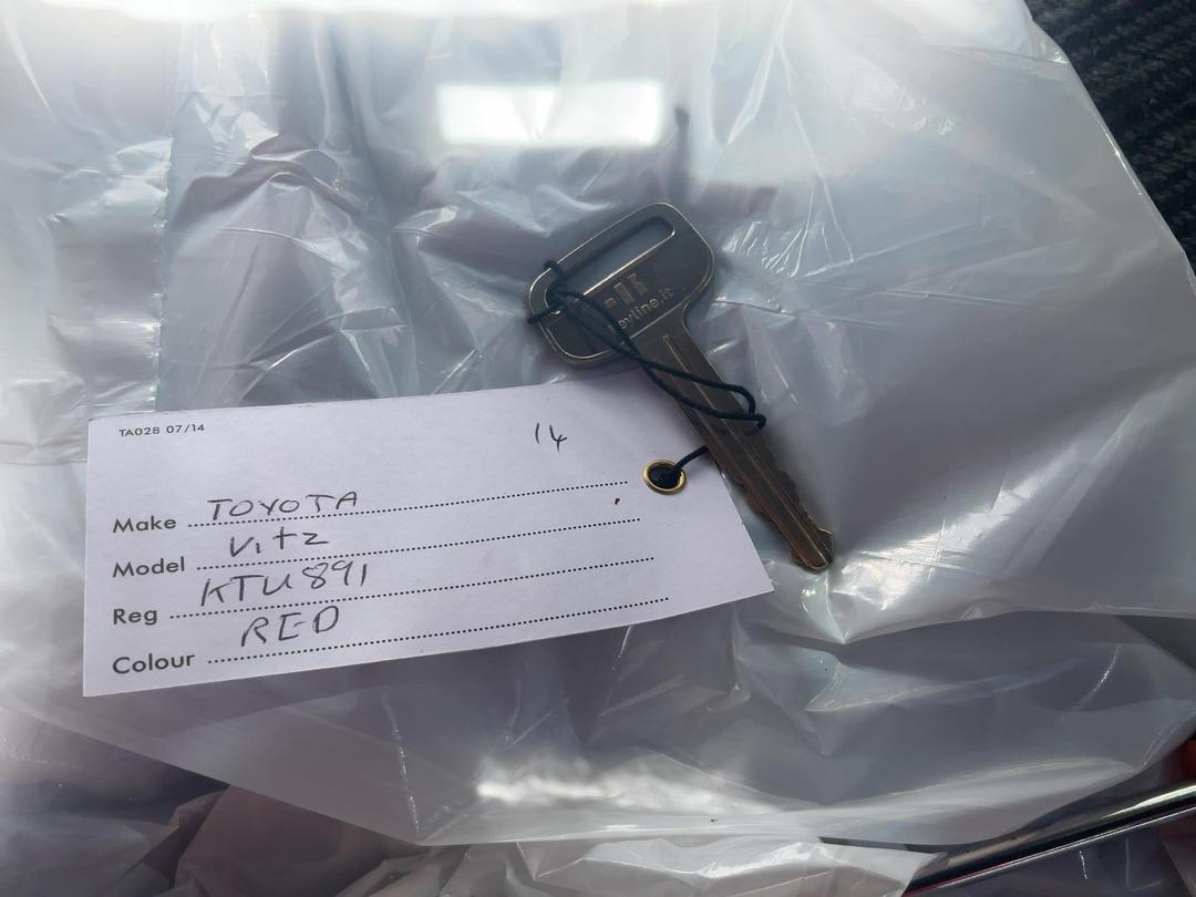 Photo '10' of Toyota Vitz Photo '10' of Toyota Vitz