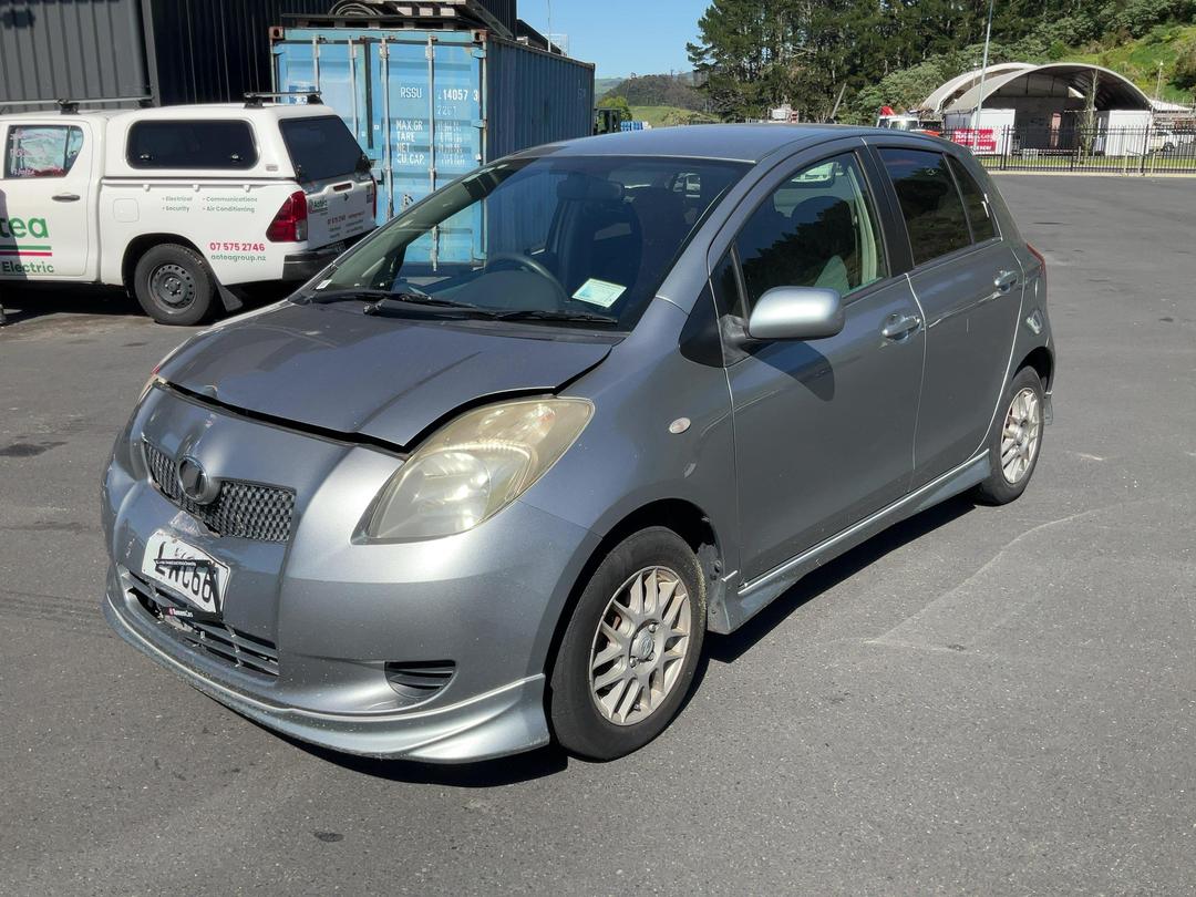 Photo '2' of Toyota Vitz Photo '2' of Toyota Vitz