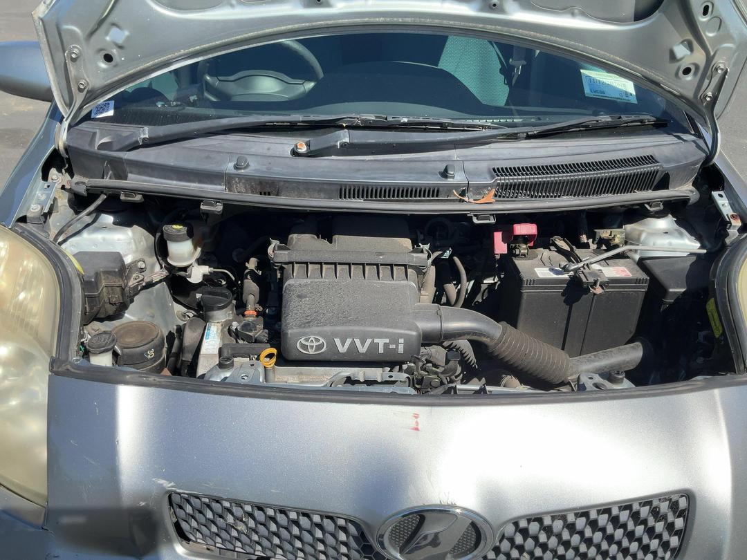 Photo '8' of Toyota Vitz Photo '8' of Toyota Vitz