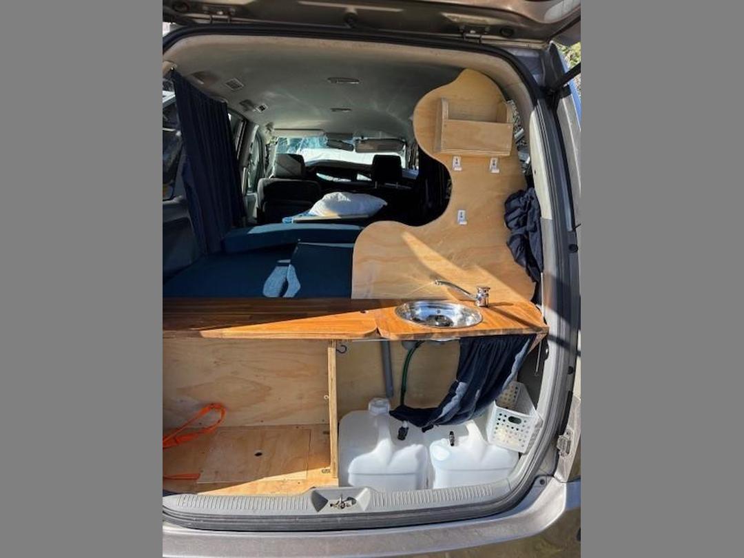 Photo '3' of Toyota Voxy