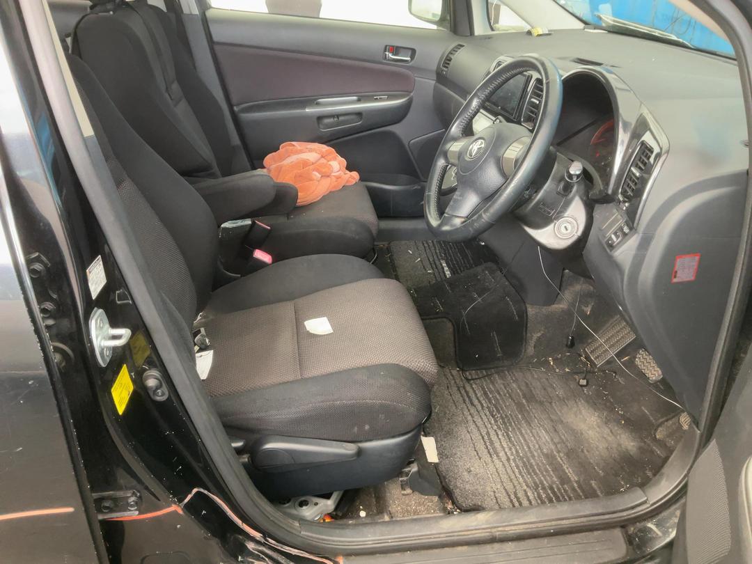 Photo '25' of Toyota Wish