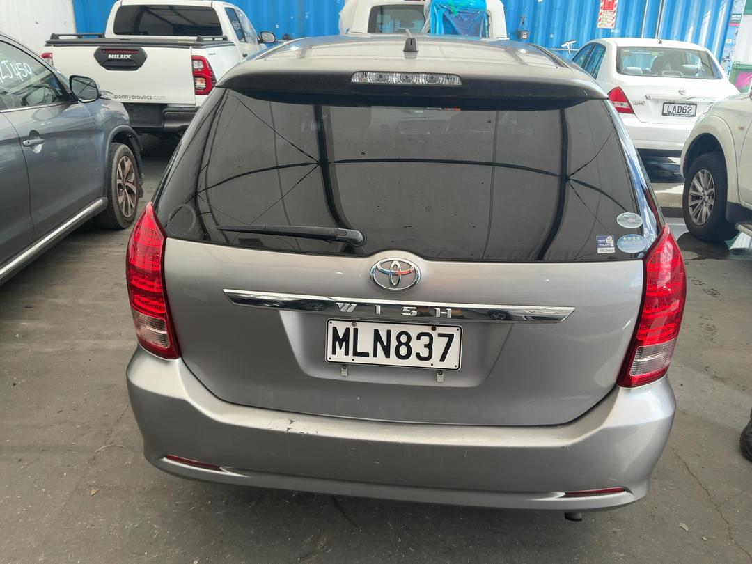 Photo '11' of Toyota Wish