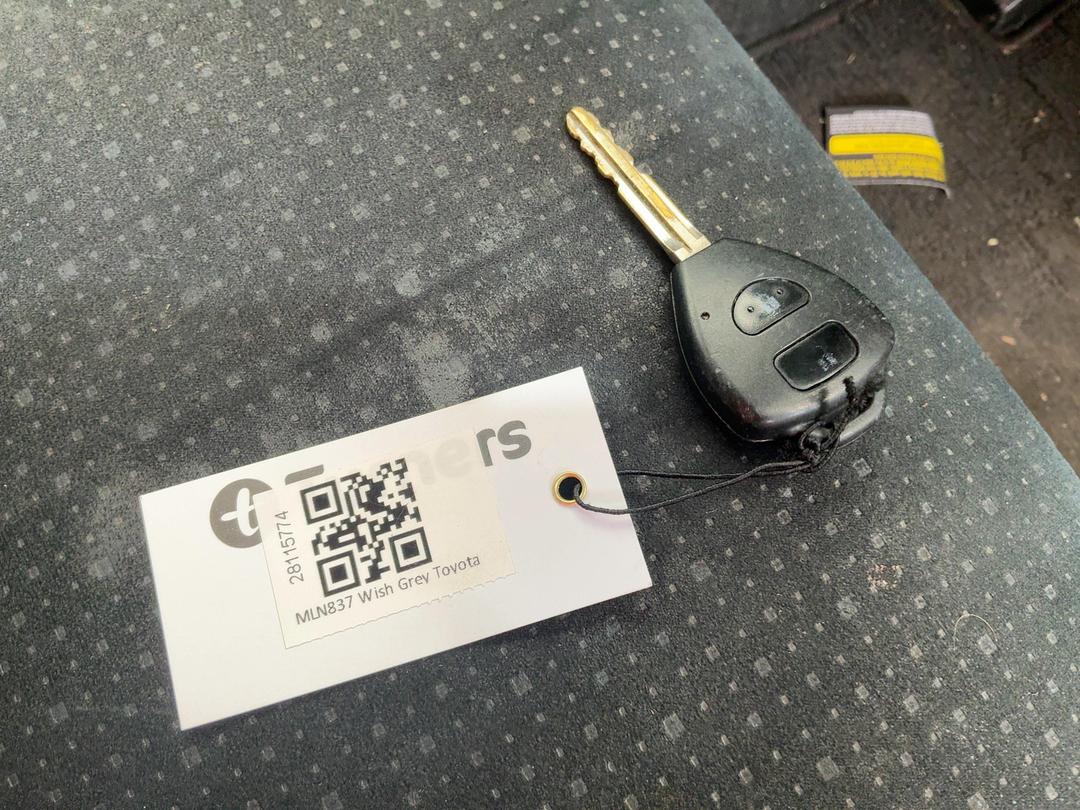 Photo '18' of Toyota Wish