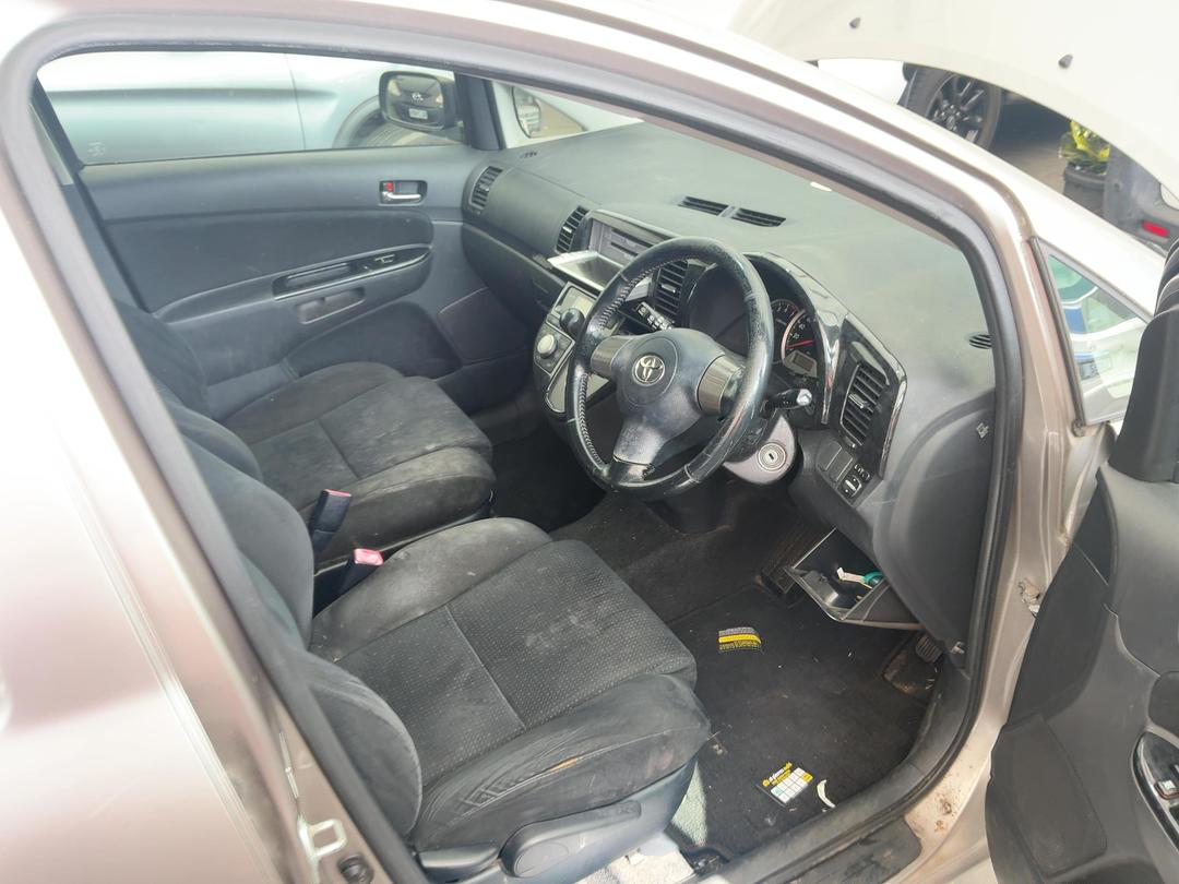 Photo '19' of Toyota Wish