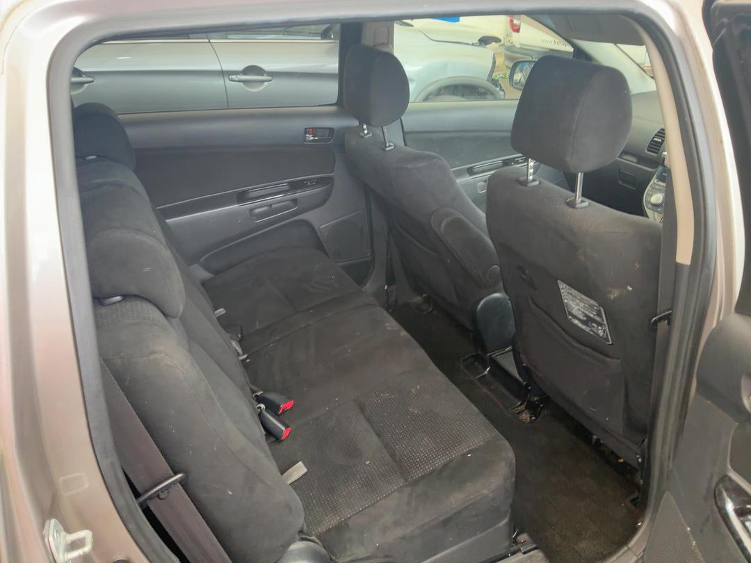 Photo '21' of Toyota Wish