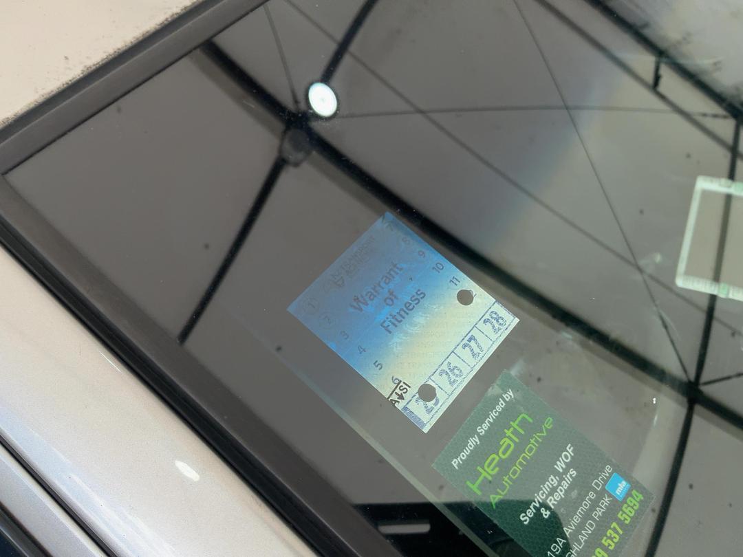 Photo '24' of Toyota Wish