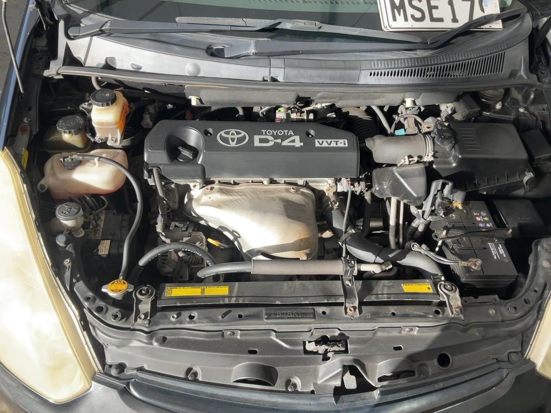 Photo '15' of Toyota Wish