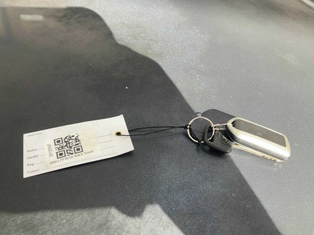 Photo '18' of Toyota Wish