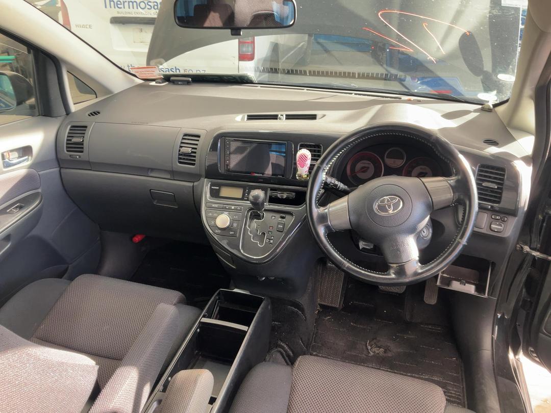 Photo '21' of Toyota Wish