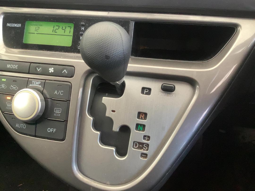 Photo '20' of Toyota Wish