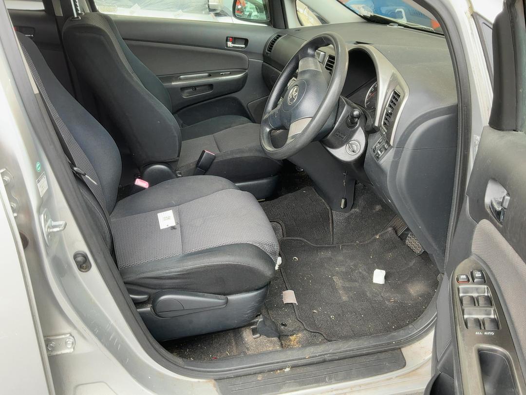 Photo '20' of Toyota Wish Photo '20' of Toyota Wish