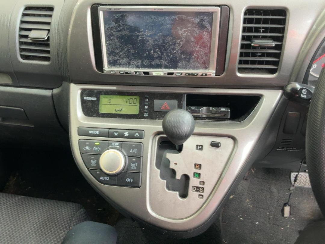 Photo '25' of Toyota Wish Photo '25' of Toyota Wish