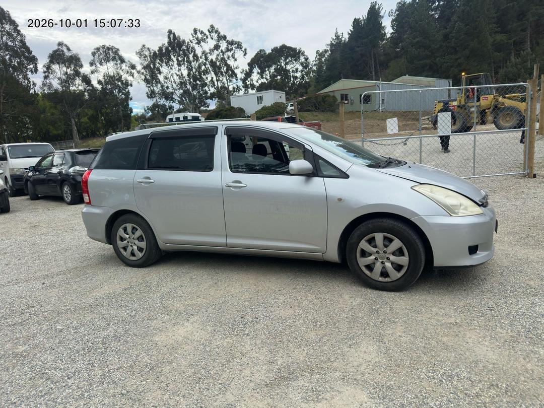Photo '8' of Toyota Wish Photo '8' of Toyota Wish