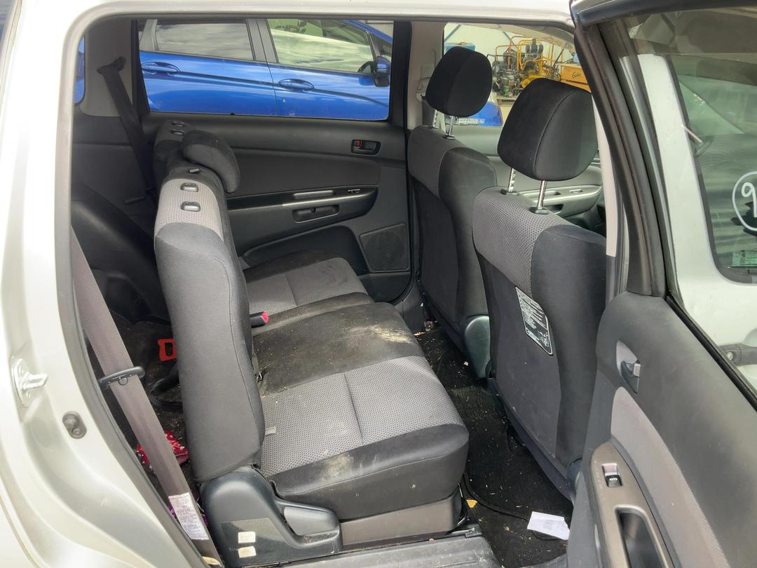 Photo '22' of Toyota Wish Photo '22' of Toyota Wish