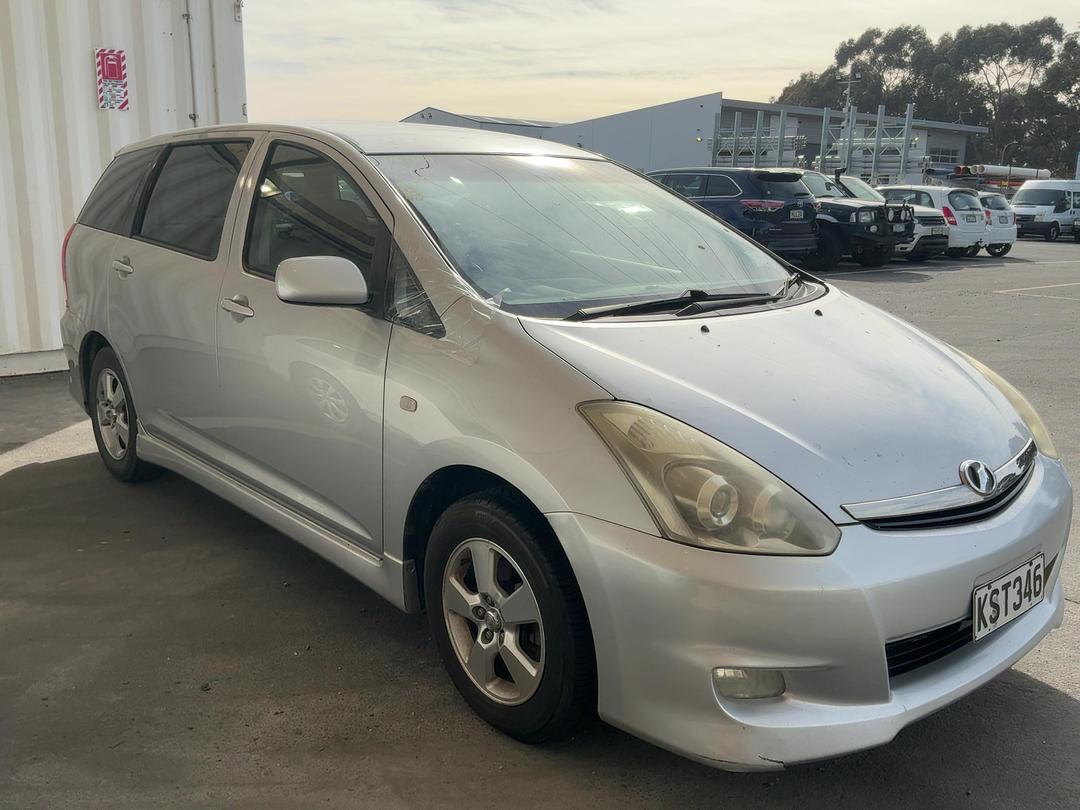Photo '2' of Toyota Wish Photo '2' of Toyota Wish