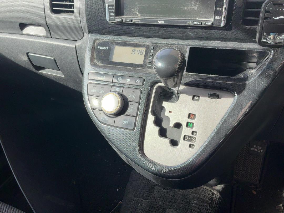 Photo '16' of Toyota Wish Photo '16' of Toyota Wish