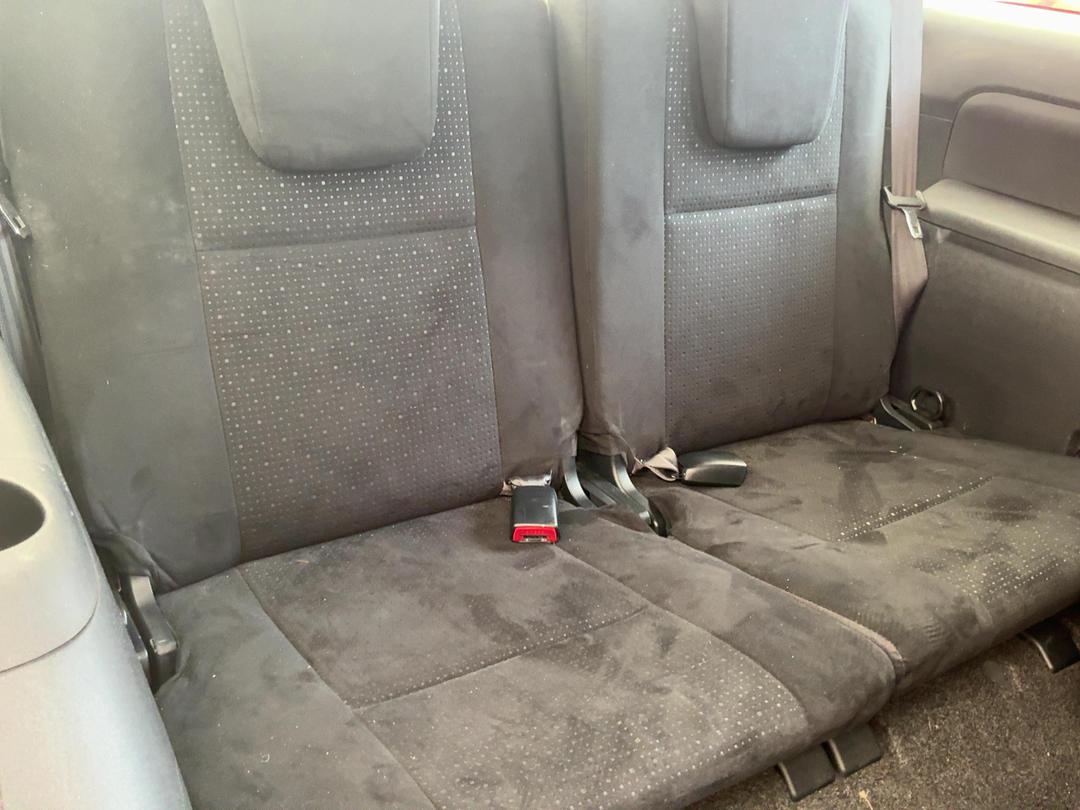 Photo '11' of Toyota Wish Photo '11' of Toyota Wish