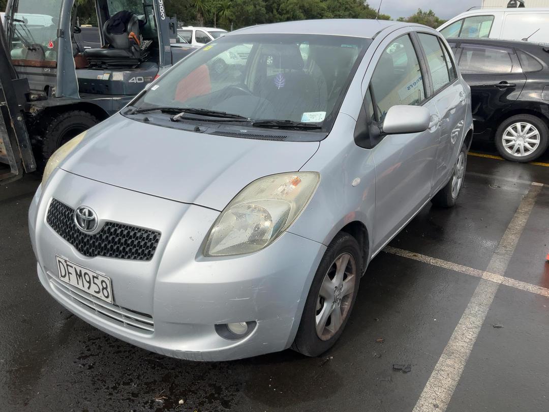 Photo '2' of Toyota Yaris