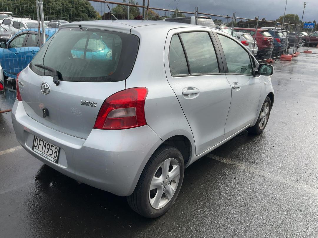 Photo '4' of Toyota Yaris