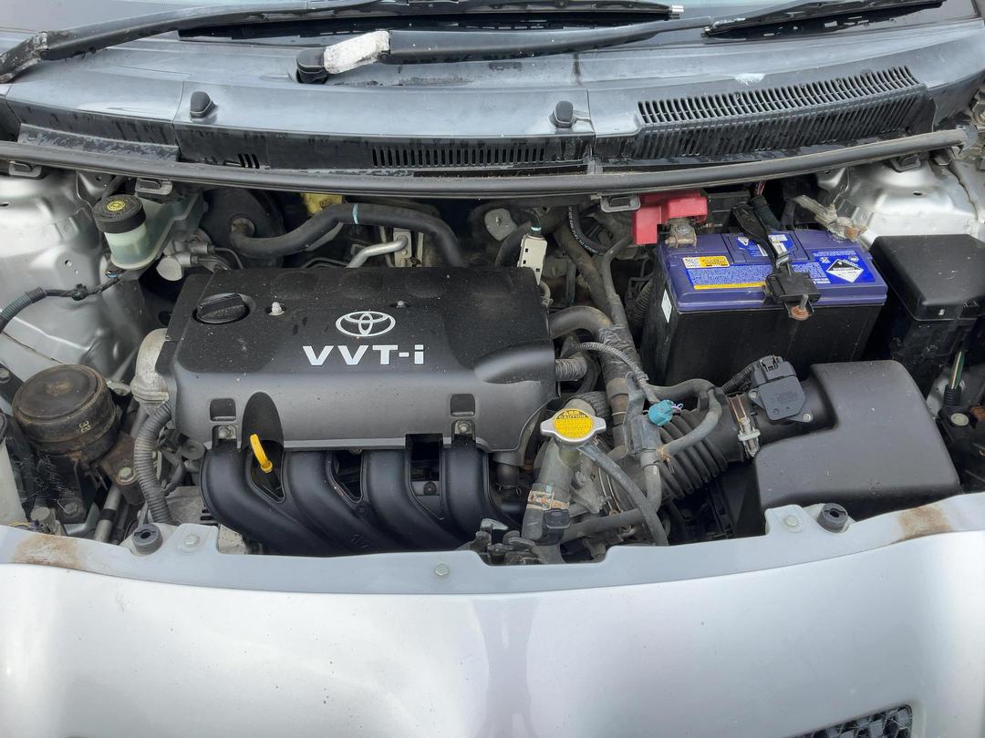 Photo '8' of Toyota Yaris