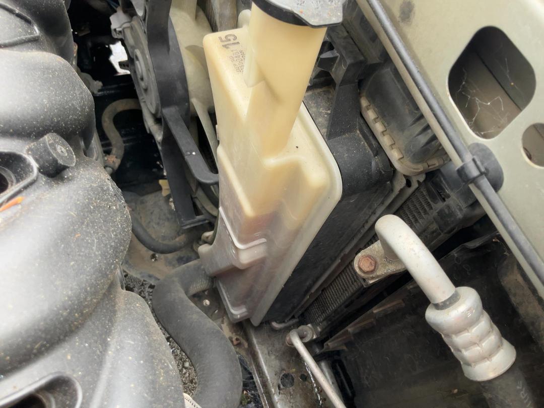 Photo '10' of Toyota Yaris