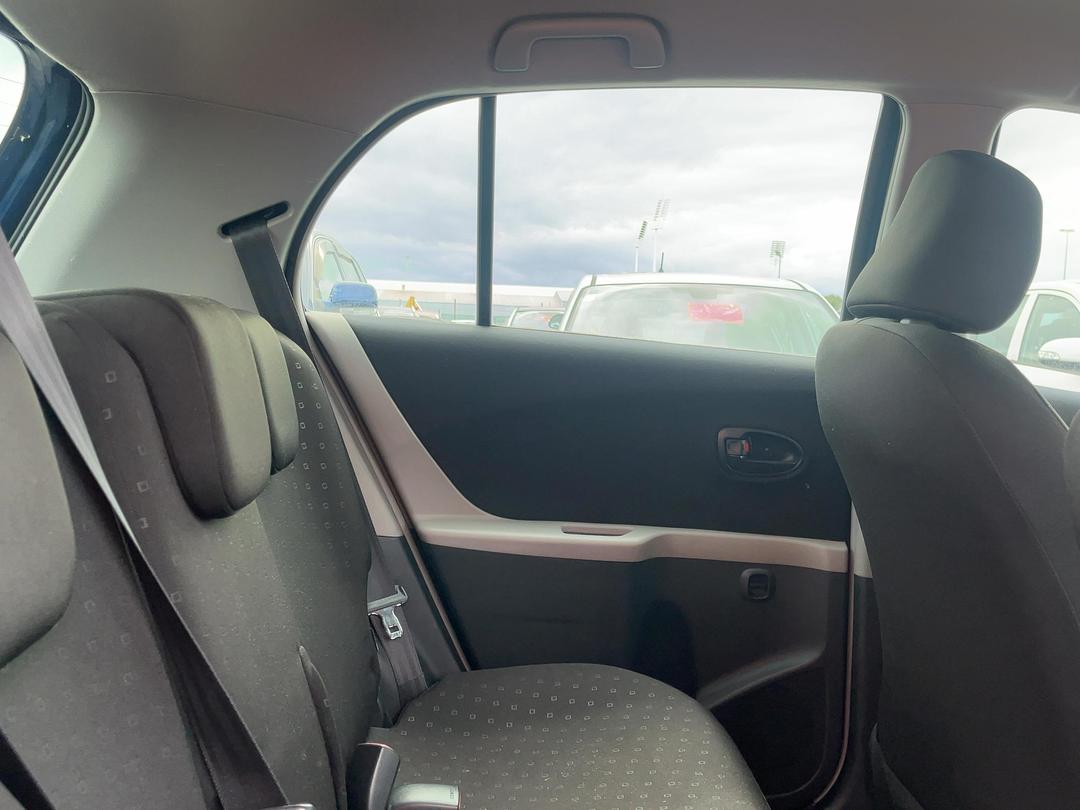 Photo '18' of Toyota Yaris Photo '18' of Toyota Yaris