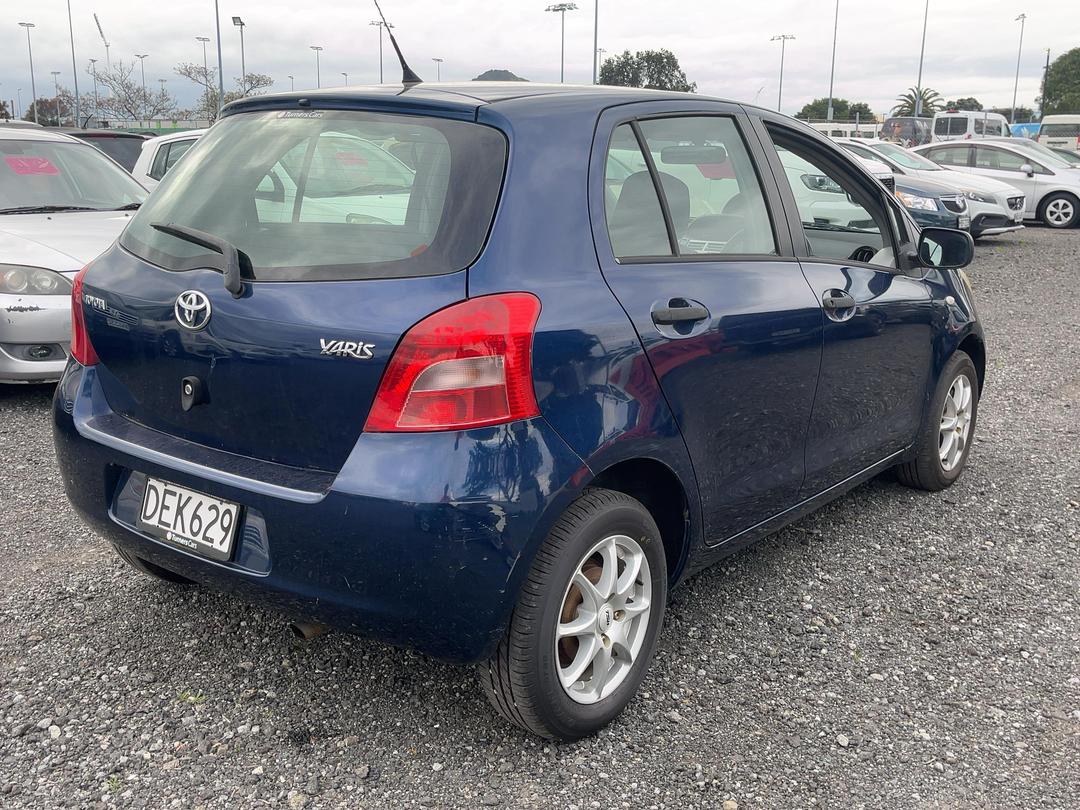 Photo '6' of Toyota Yaris Photo '6' of Toyota Yaris