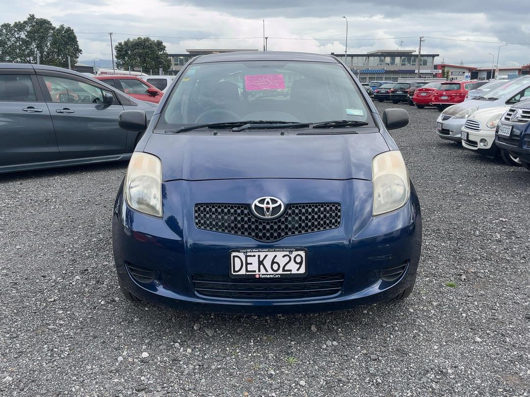 Photo '2' of Toyota Yaris Photo '2' of Toyota Yaris